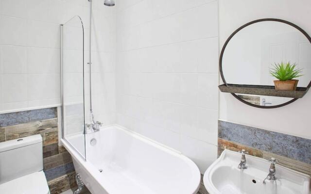 Host Stay Pearl Apartment