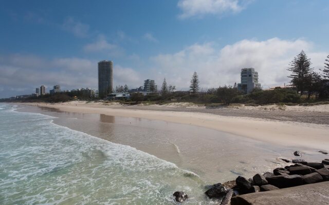 Burleigh Point Holiday Apartments