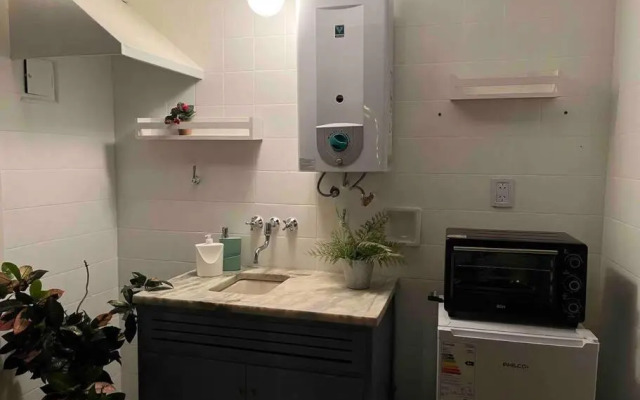 Monoambiente muy luminoso 2 cuadras Plaza de Mayo.