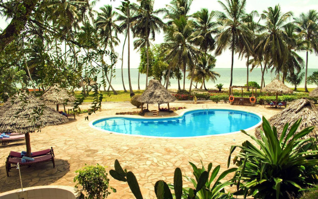 Antonio Beach Hotel and Spa