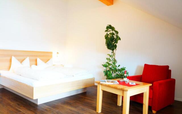 Seehotel und Appartements Schnöller