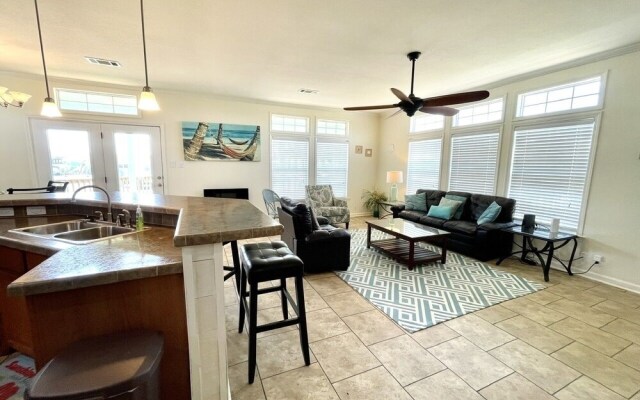 Mermaid Mansion 3 Bedroom Home by Redawning