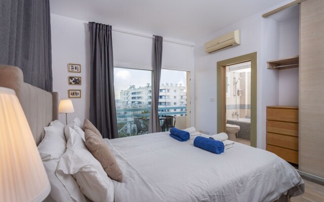 Palm Beach Sea View Apartment