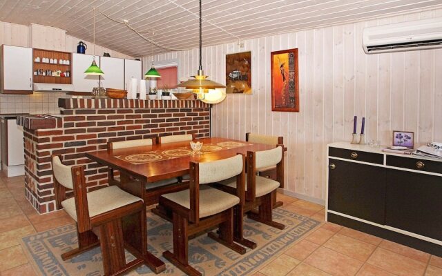 6 Person Holiday Home in Hemmet
