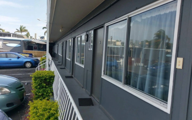 Bargara Beach Hotel Motel