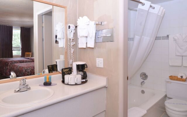 Canadas Best Value Inn and Suites Fernie