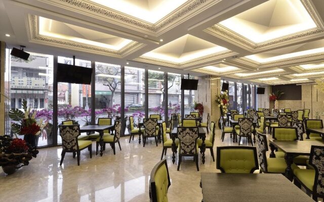 Puli Ease Hotel