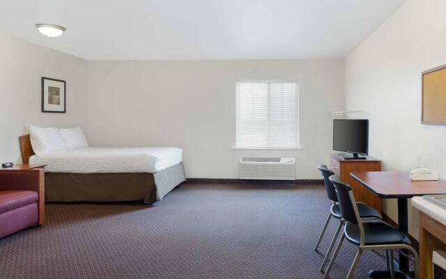 WoodSpring Suites Tyler Rose Garden