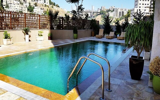 Burda 41 Hotel & Suites
