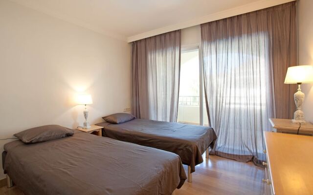 Luxury beach apartment Elviria, Marbella