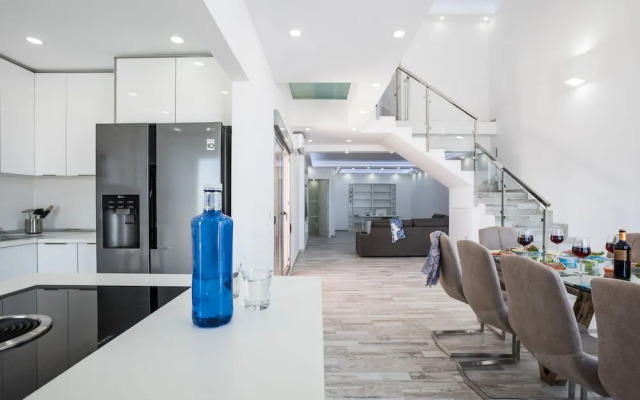 Villa Andrea, Ocean View, Heated Pool