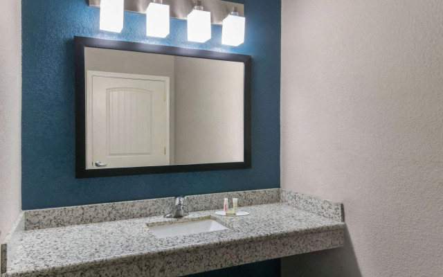 Super 8 by Wyndham San Antonio Near Fort Sam Houston