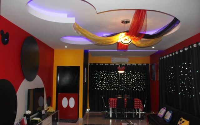 Mickey Mouse Signature Suite