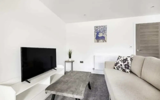 Modern 2bed Apartment-ground Floor-free Parking