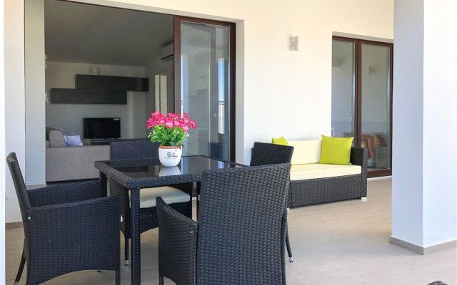 Beautiful Apartment in Cannigione With Outdoor Swimming Pool, Wifi and 1 Bedrooms