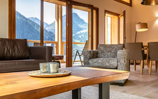 Penthouse with private sauna and wine climate cabinet