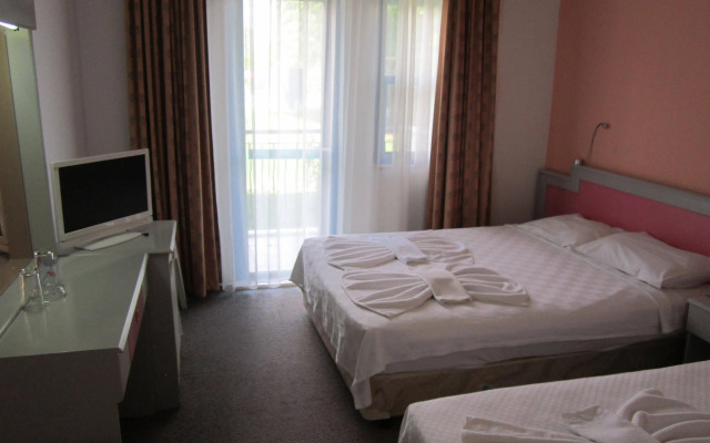Aymes Hotel