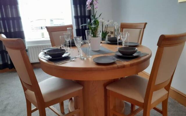 Cosy Modern Victorian 2 Bed Terrace
