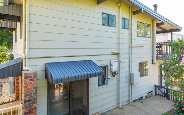 Shanti at Hyams Beach 4pm Check Out Sundays