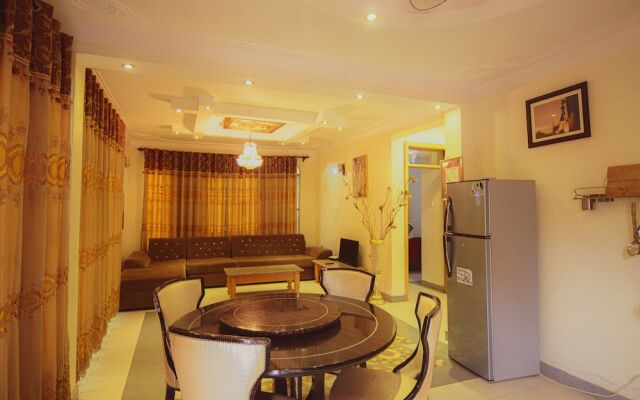 Evelyn Apartments
