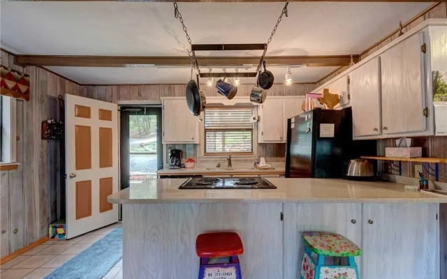 Schaffer Scherenity - One Bedroom Cabin with Hot Tub