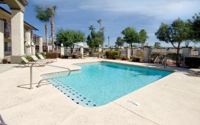 Days Inn Phoenix Interstate Highway 10 West