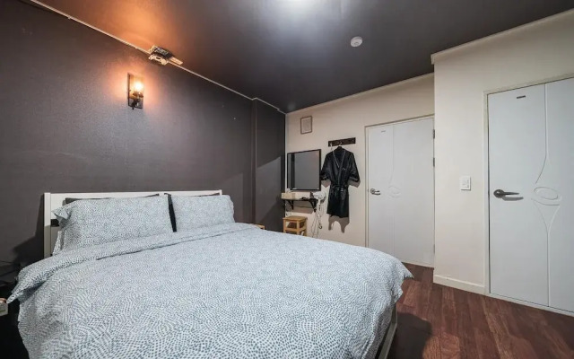 Suwon (Yeonghwa-dong) Dalbit Motel