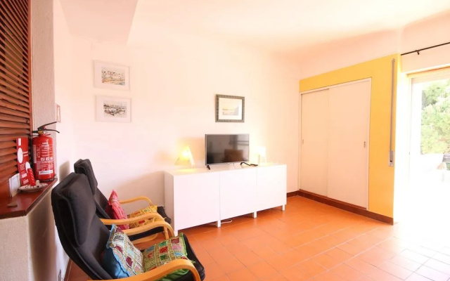 Sunny and Cozy Apartment by Lago Azul
