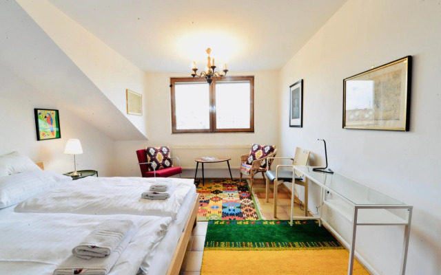 Charming Attic Apartment near Messe Wien and Center