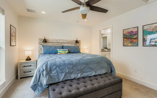 Lazy Rocky Retreat 2 Bedroom Home