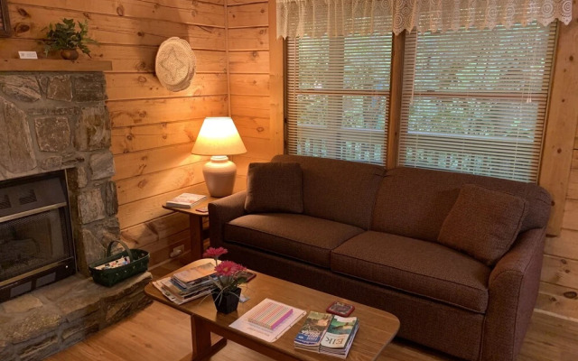 Misty Creek Log Cabins