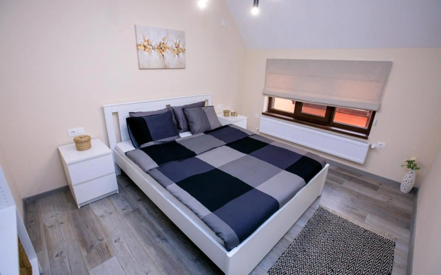 Babylon Park Apartment