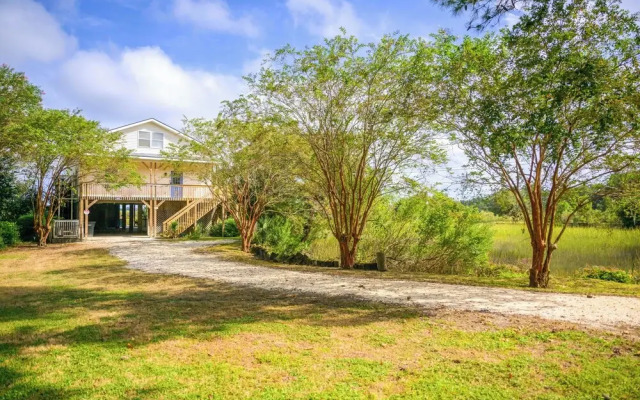 Riverfront Savannah Retreat w/ Private Dock!