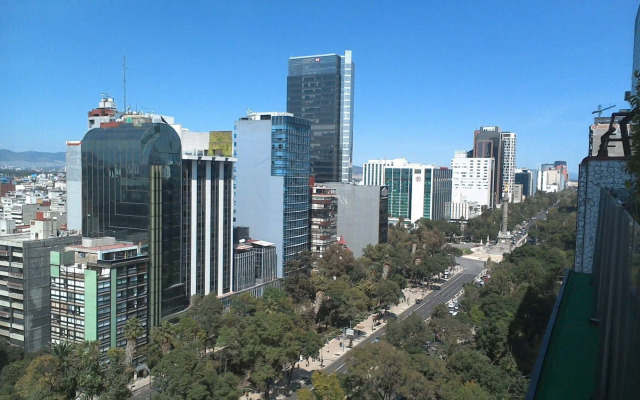 Suites Capri Reforma