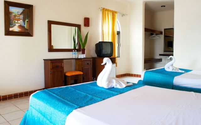 Pelicano Inn Playa del Carmen - Beachfront Hotel