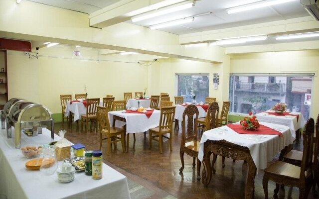 Kaung Wai Hotel