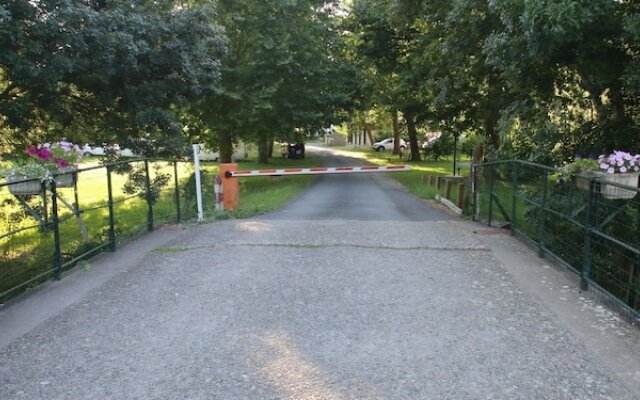 Camping l'ilot Du Chail