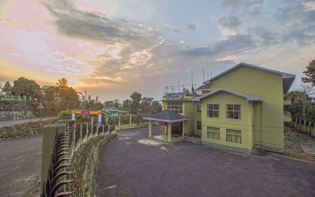 OYO 28084 Hotel Pangolin