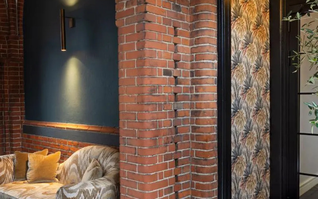 Hypernym Hotel & Suites
