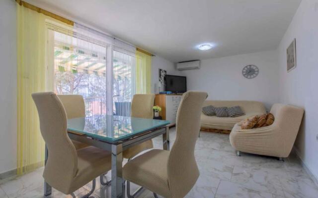 Apartment in Selce 39426