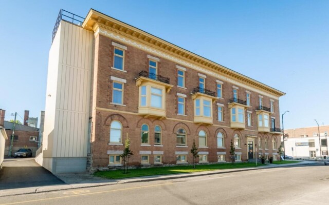 Iconic Rideau 1Bd Unit Balcony Free Parking 1