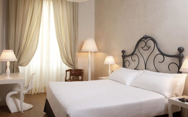 NH Collection Firenze Porta Rossa Hotel