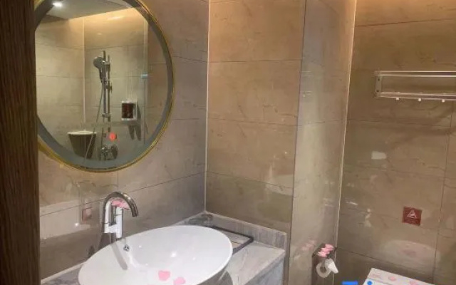 Vienna Hotel (Guangan Deng Xiaoping's Former Residence) – Bathroom – Guang'an