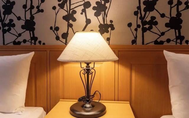 Awaikeda Ekimae Hotel Eleven
