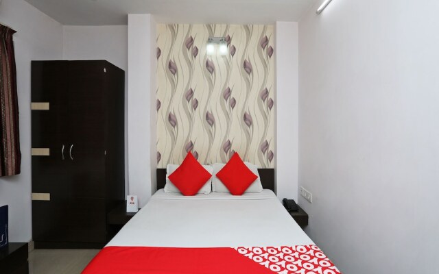 OYO 988 Hotel Metropolis Inn