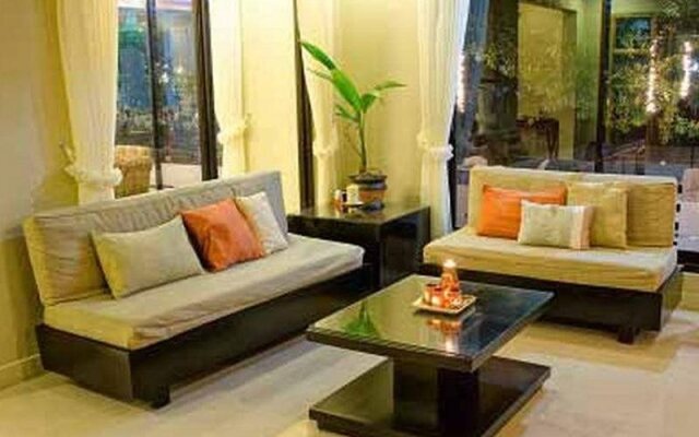 Farmhouse Hotel & Cafe