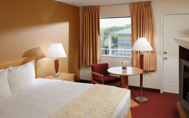 Whispering Hills Inn