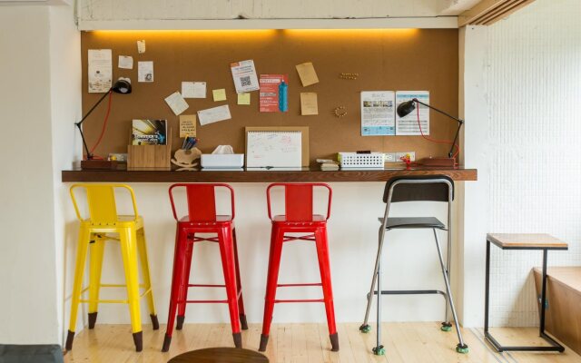 Mr Lobster's Secret Den Design Hostel