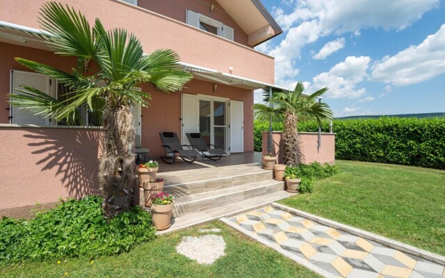 Stunning Home in Trilj With Wifi and 4 Bedrooms