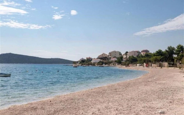 Mer - 10m to the Beach - A1